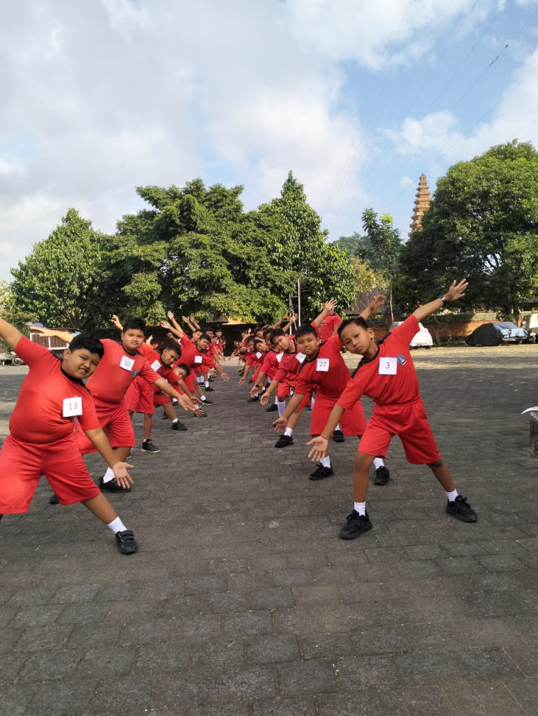 KEGIATAN TES KEBUGARAN DAN JASMANI ANAK SEKOLAH DI SD NO 5 KAPAL